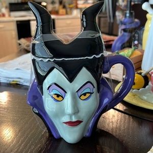 Brand New~!  Malificient Disney Villain Topper!